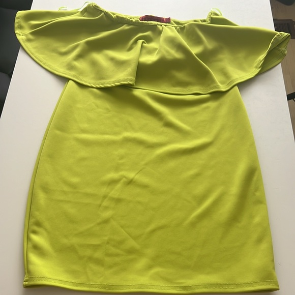 Lime Green Off shoulder Boohoo dress strapless - Picture 2 of 2